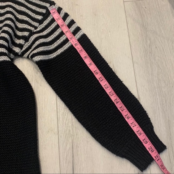 VOLCOM True To This Long Sweater Black and White - Picture 4 of 8